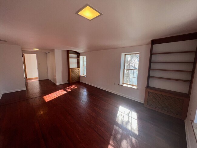 Building Photo - Beautiful Landale 4 Bedroom Single with 2 car garage for rent $3,650/month