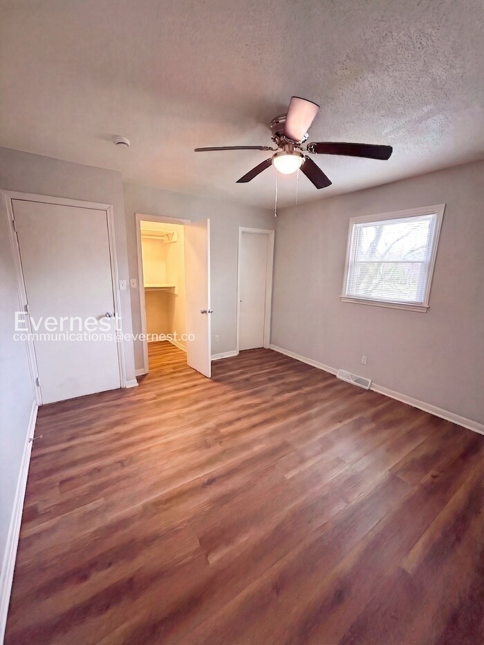 Building Photo - 4026 Angus Dr