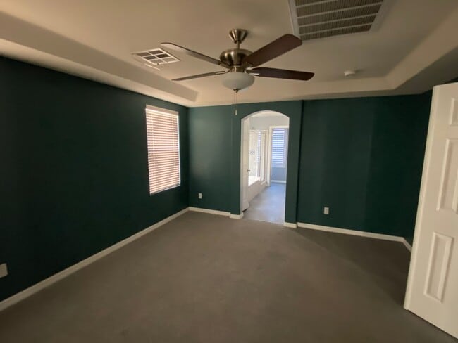 Building Photo - Gorgeous 4Bed/2.5Bath/2Car, 2-Story Residence with Loft in Mountains Edge Area gated Community!