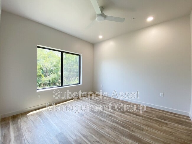 Building Photo - 1683 Midtown Pl