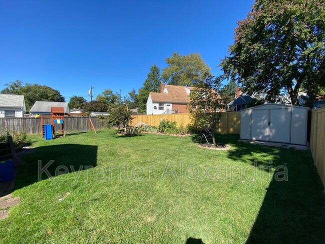 Building Photo - 4809 Taney Ave