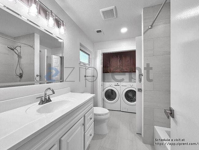 Building Photo - 320 Barbara Ln