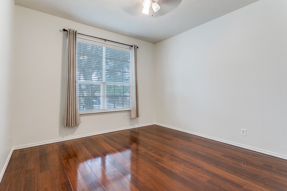 Building Photo - 705 Hightrail