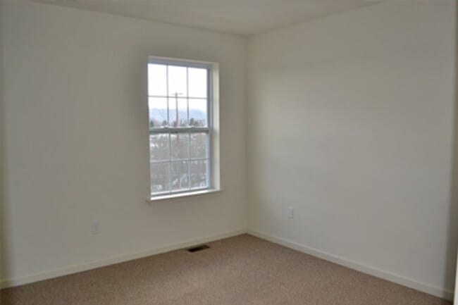 Building Photo - Beautiful townhome in Schuylkill County, B...