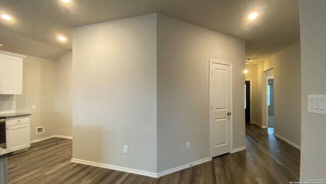 Building Photo - 10410 Waverunner-