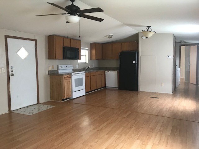 Building Photo - 54 Willowbrook Ct