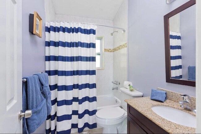 Building Photo - 272 NW 45th St