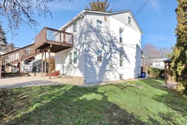 Building Photo - 68 Mohawk Ave