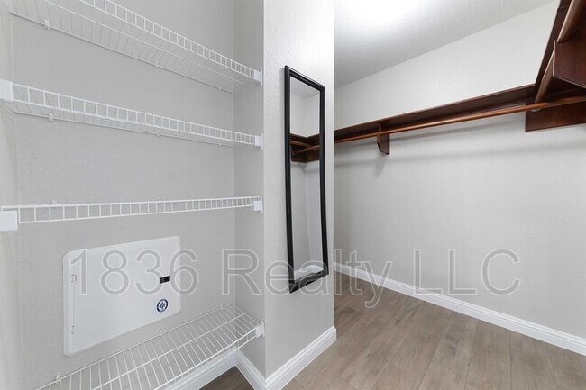 Building Photo - 1816 Big Bend Dr