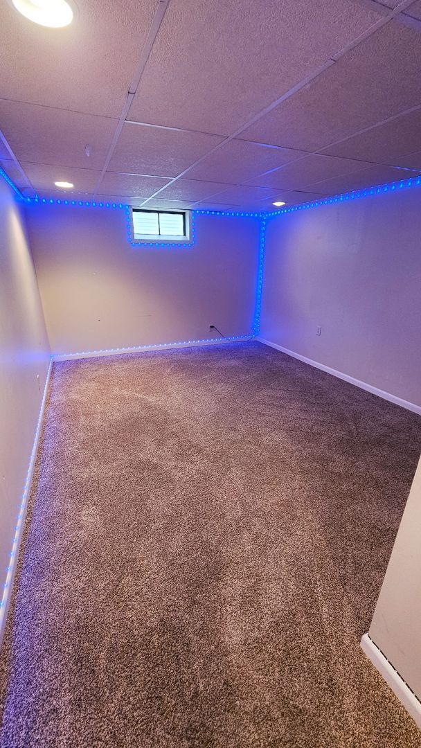 Building Photo - Charming & Updated 3-Bedroom Home with Sunroom, Fireplace & Garage