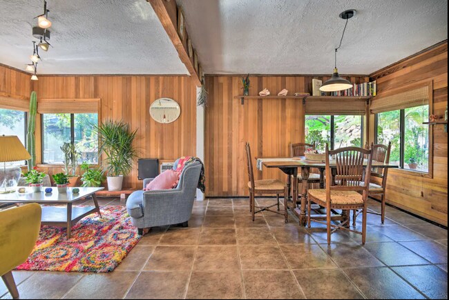 Building Photo - 750 Sky Line Trail