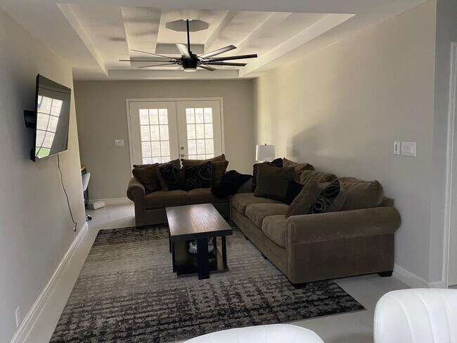 Building Photo - 439 Puig Dr