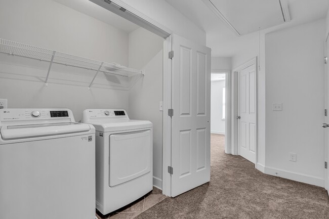 Building Photo - 253 Mary Ann Cir