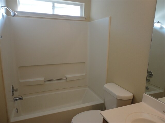 Building Photo - 3552 Peachtree Ln