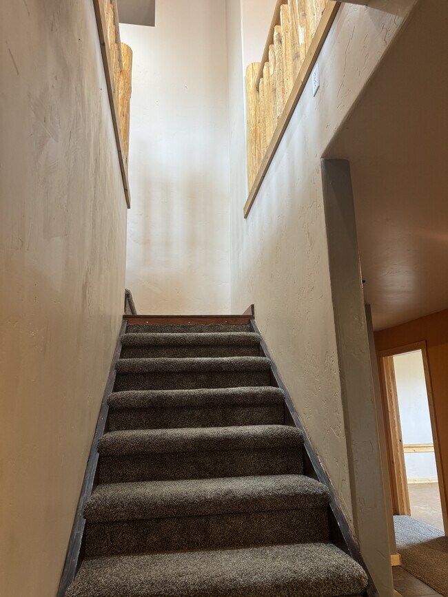 Building Photo - 25 Neosha Trail