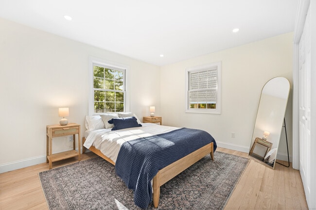 Building Photo - 8 Millard St