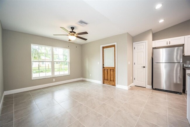 Building Photo - 8469 SE 161st Pl