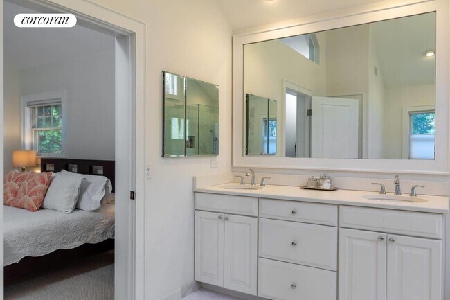 Building Photo - 76 W Gate Rd