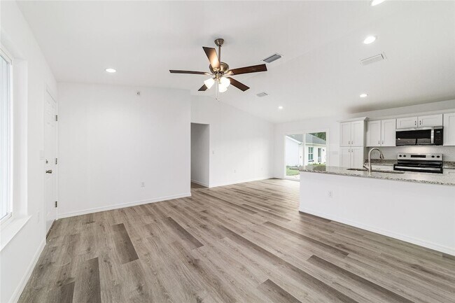 Building Photo - 691 NE 130th Ct