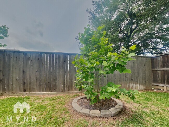 Building Photo - 353 Eado Park Cir