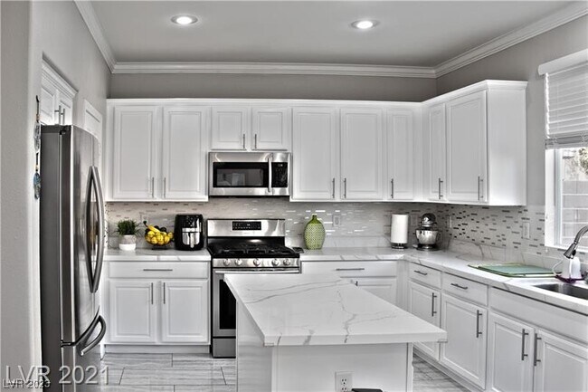 Building Photo - 9512 Green Vineyard Ave