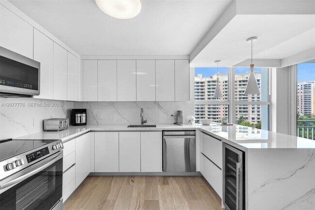 Building Photo - 607 Ocean Dr