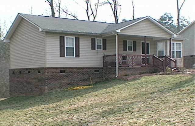 Building Photo - Available Now!! Three Bedroom Two Full Bath Home!