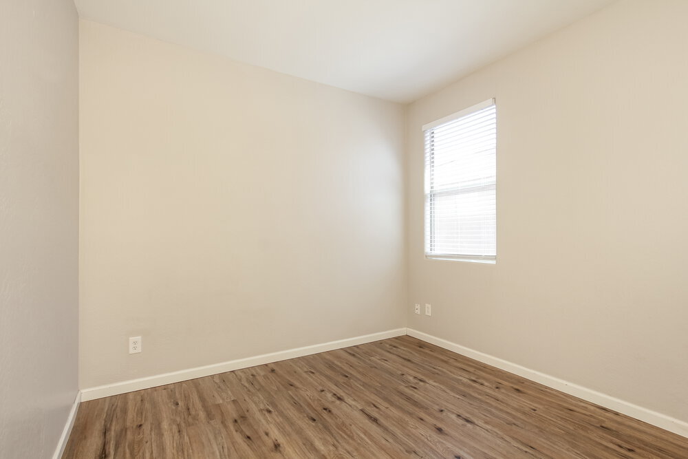 Building Photo - 7909 S 73rd Ln