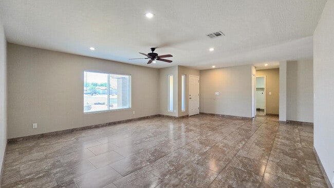 Building Photo - 11740 N 74th Dr