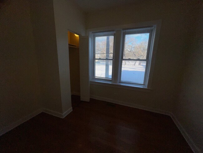 Building Photo - 714 W 80th St