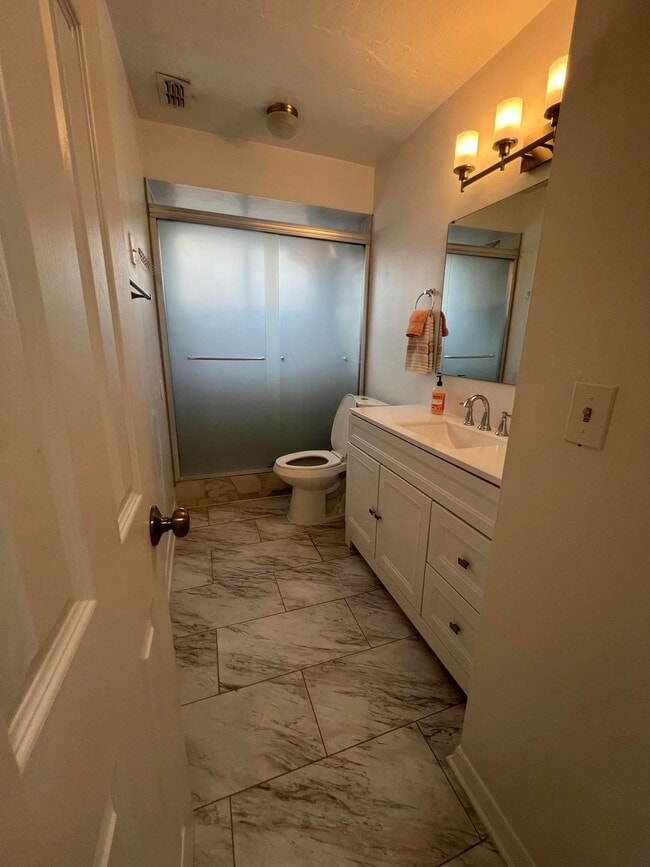 Building Photo - 2279 Ironstone Dr E