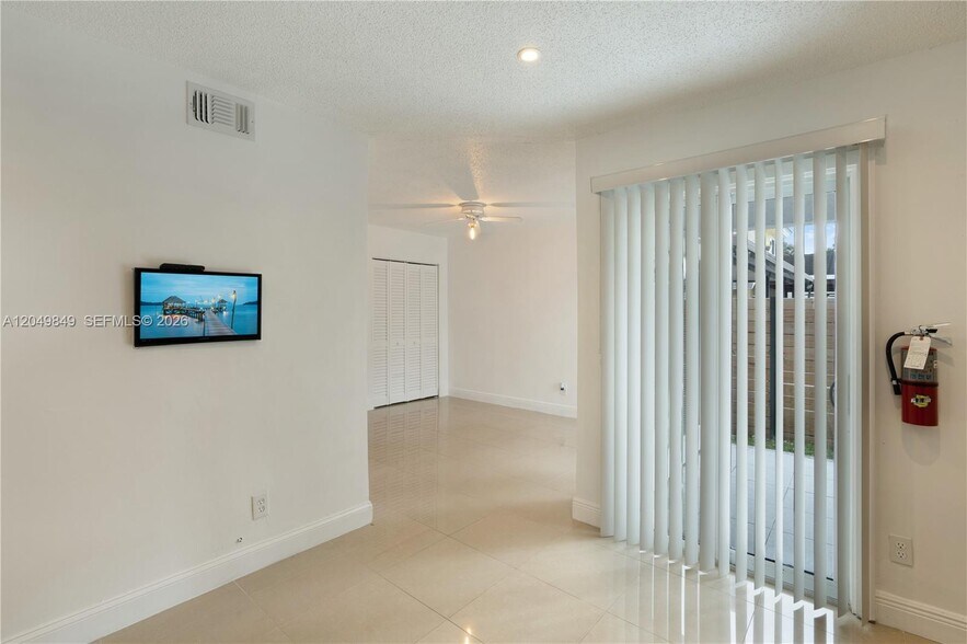 Building Photo - 9587 SW 148th Avenue Cir S