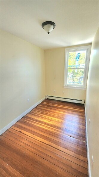 Building Photo - 36 White St