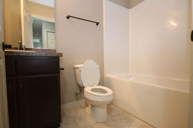Building Photo - BEAUTIFUL 3 Bd/2Ba Home!!