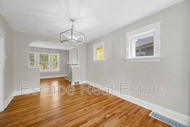 Building Photo - 5616 S Kingshighway Blvd