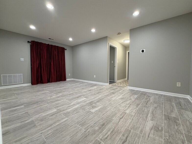 Building Photo - 99 Keystone Ct