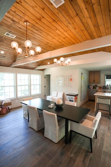 Building Photo - 5360 Hillsboro Pike