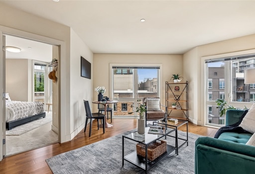 Building Photo - Stunning 1 bed condo in desirable Belltown and Lower Queen Anne! Available 3/7/26!