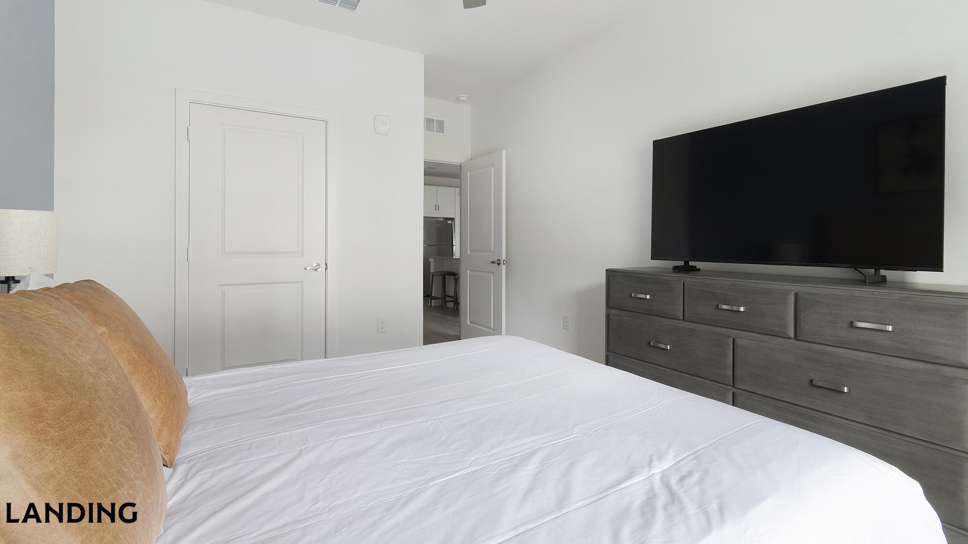 Building Photo - 12525 Tibbets Ln