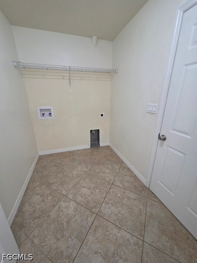 Building Photo - 6135 Higgins Ave