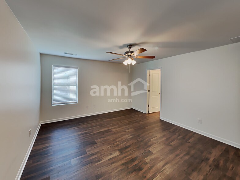 Building Photo - 409 Scotland Dr