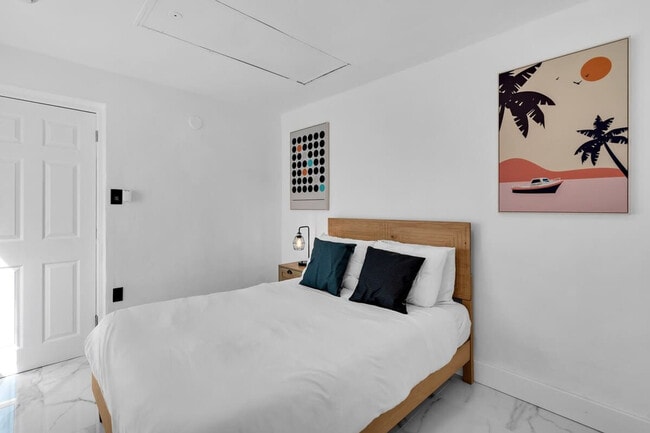 Building Photo - 7001 Coolidge St