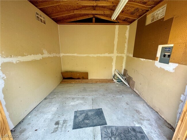 Building Photo - 6509 Chatterer St