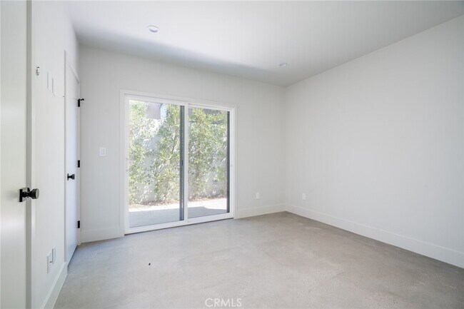 Building Photo - 14309 Califa St