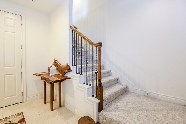 Building Photo - 9127 Harbor Hills Dr