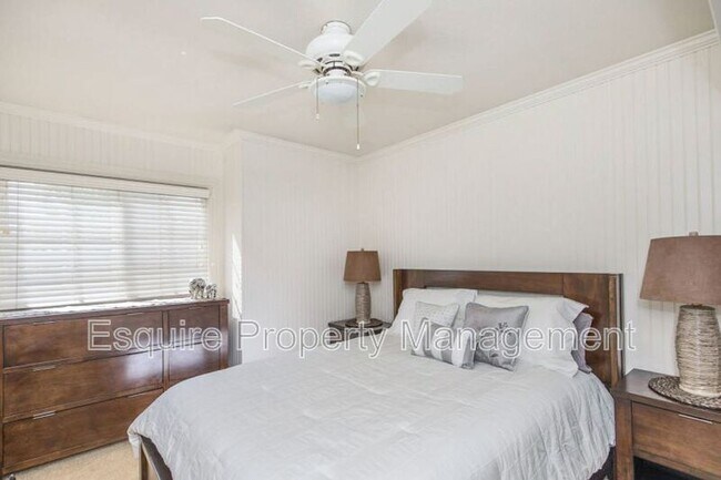 Building Photo - 5181 Via Calderon