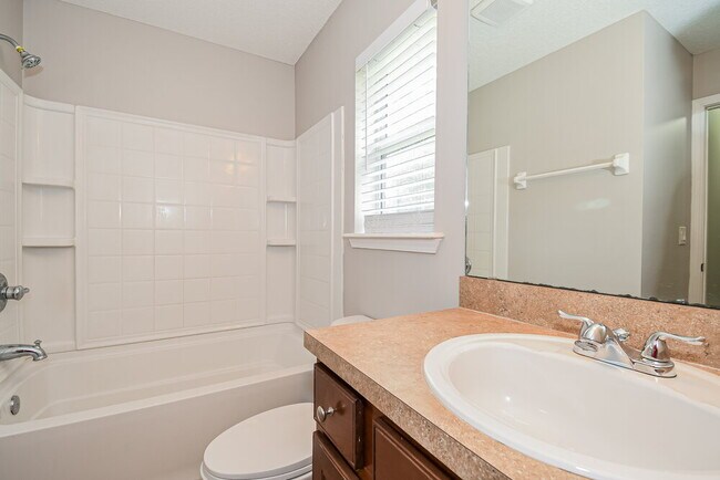 Building Photo - 3290 Silverado Cir