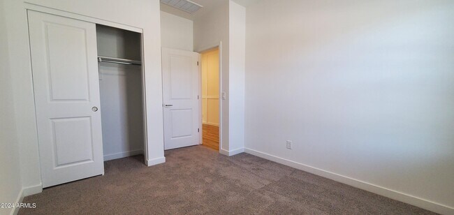 Building Photo - 7812 N 79th Dr