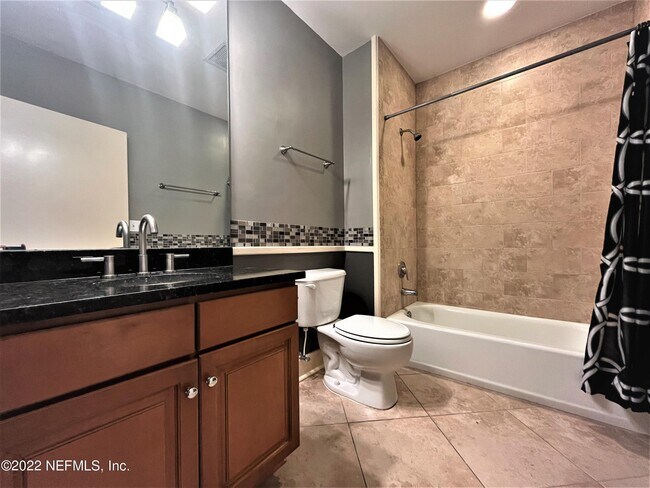 Building Photo - 1661 Riverside Ave