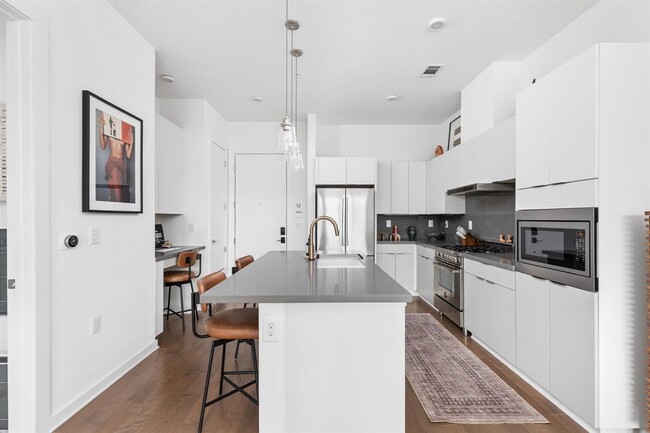 Building Photo - 207 W Johanna St